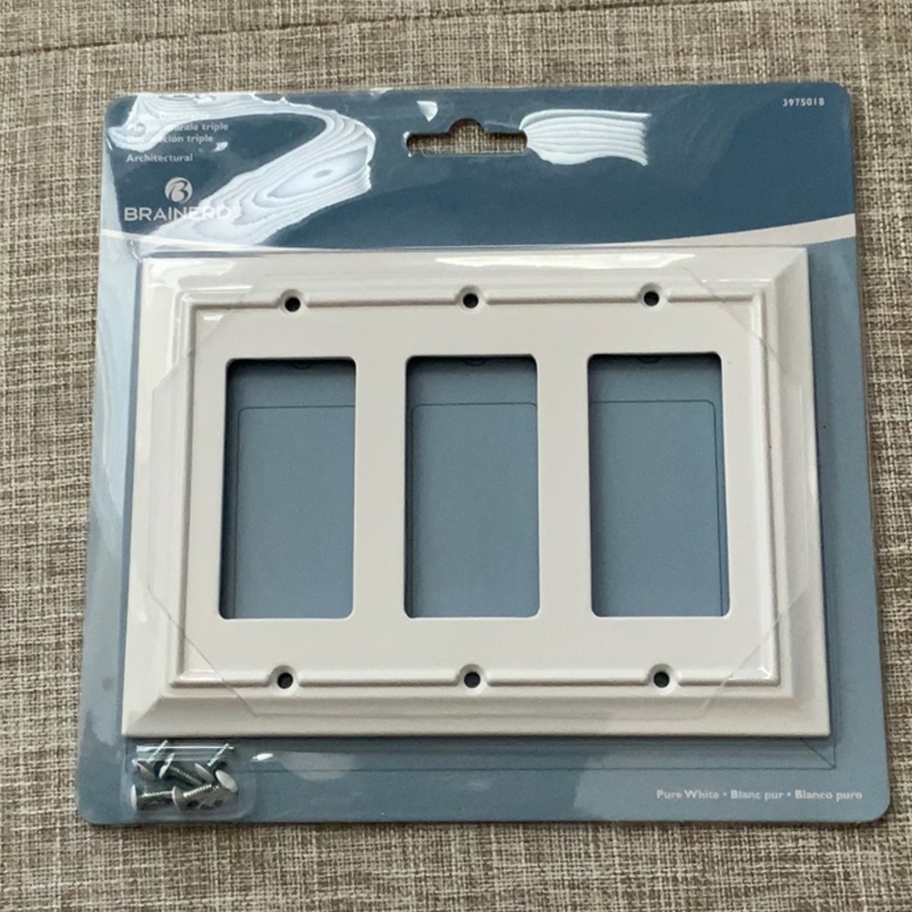 White wall plate